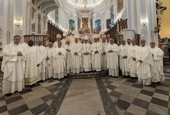 CONFERENZA EPISCOPALE SICILIANA: A Lipari i Vescovi tracciano le linee pastorali