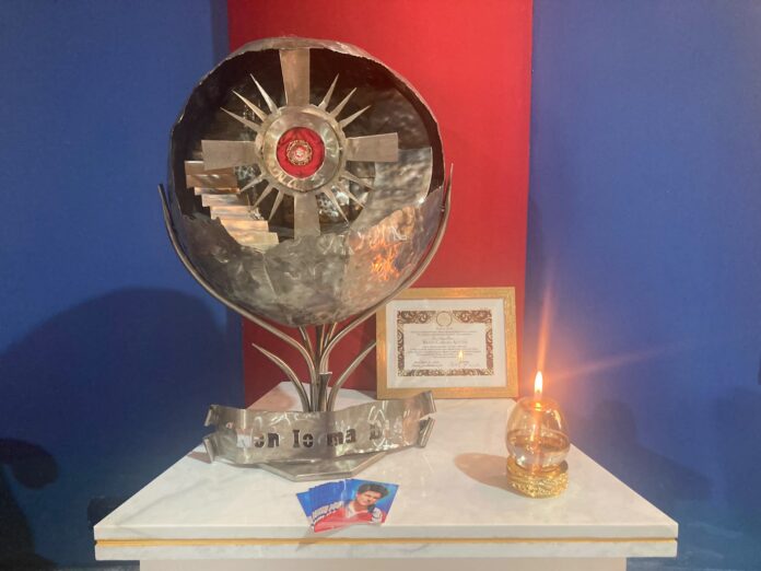 Favara, la comunità Ss. Pietro e Paolo in festa per san Carlo Acutis reliquia san carlo acutis favara